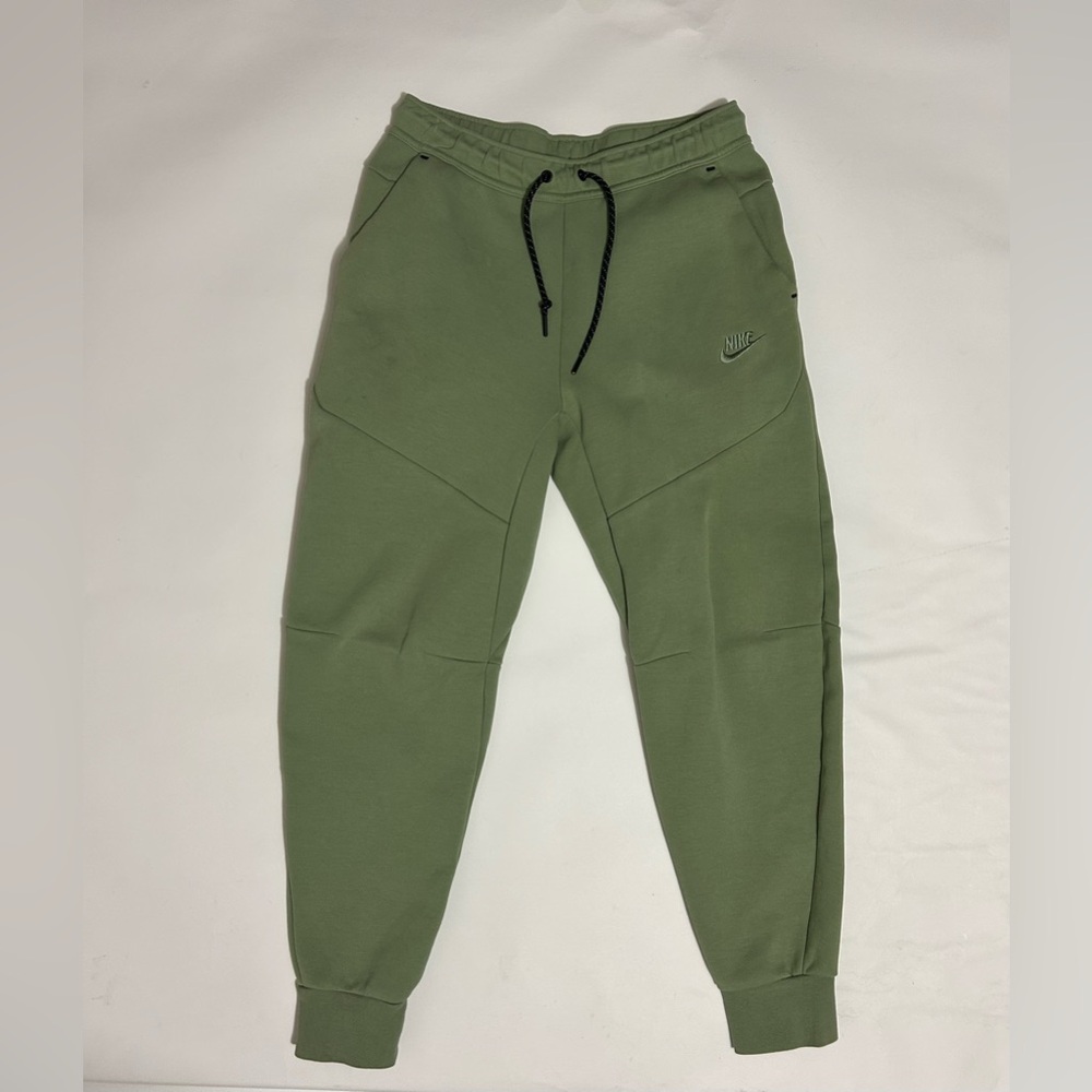 Nike Women’s Sportswear Tech Fleece Jogger Olive Green Active Pants Size Small